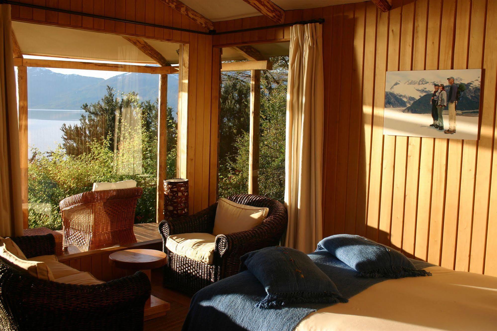 Lodge El Mirador De Guadal Puerto Guadal Esterno foto