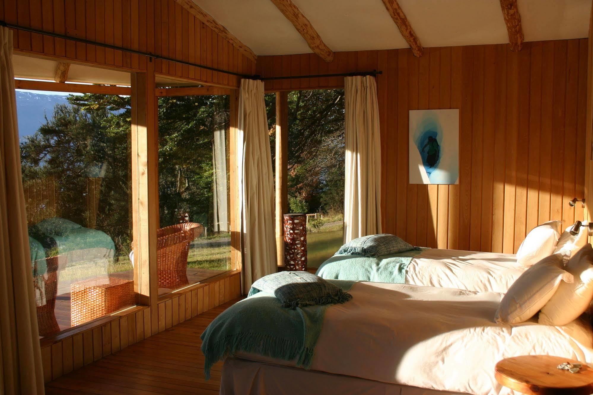 Lodge El Mirador De Guadal Puerto Guadal Esterno foto